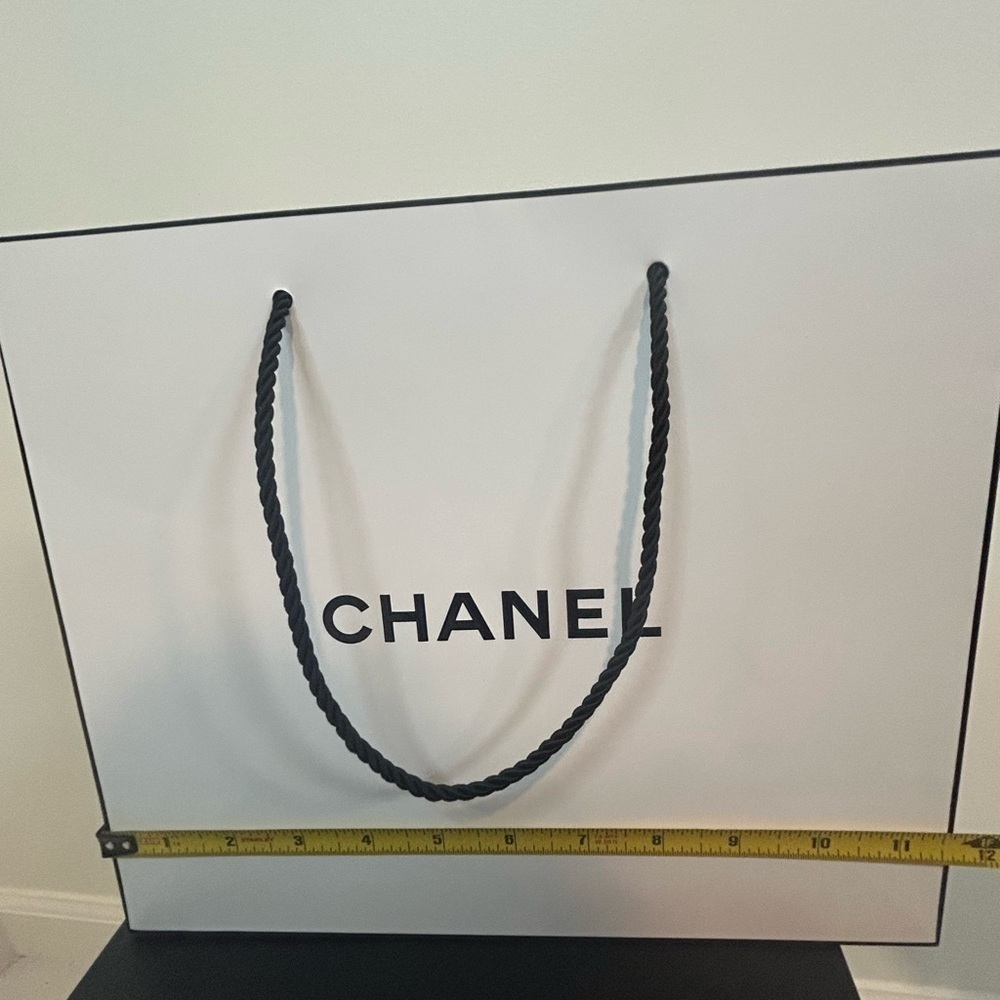 Chanel gift bag - Picture 4 of 6